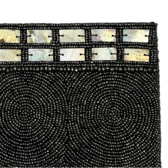 TOMMY BAHAMA BEADED GEOMETRIC ABALONE SHELL TRIM CLUTCH WRISTLET BAG - Picture 6 of 8